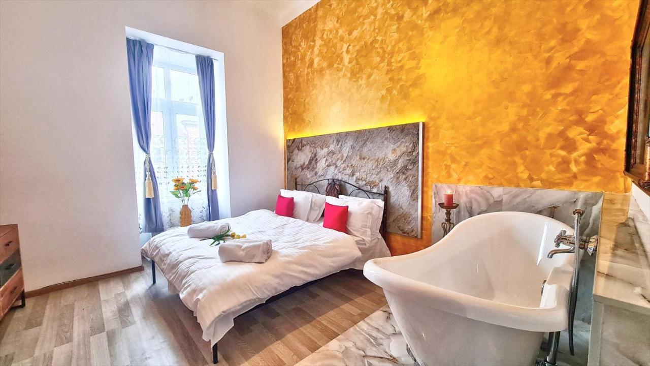Royal Mansion In Unirii Square Apartment Клуж-Напока Екстериор снимка