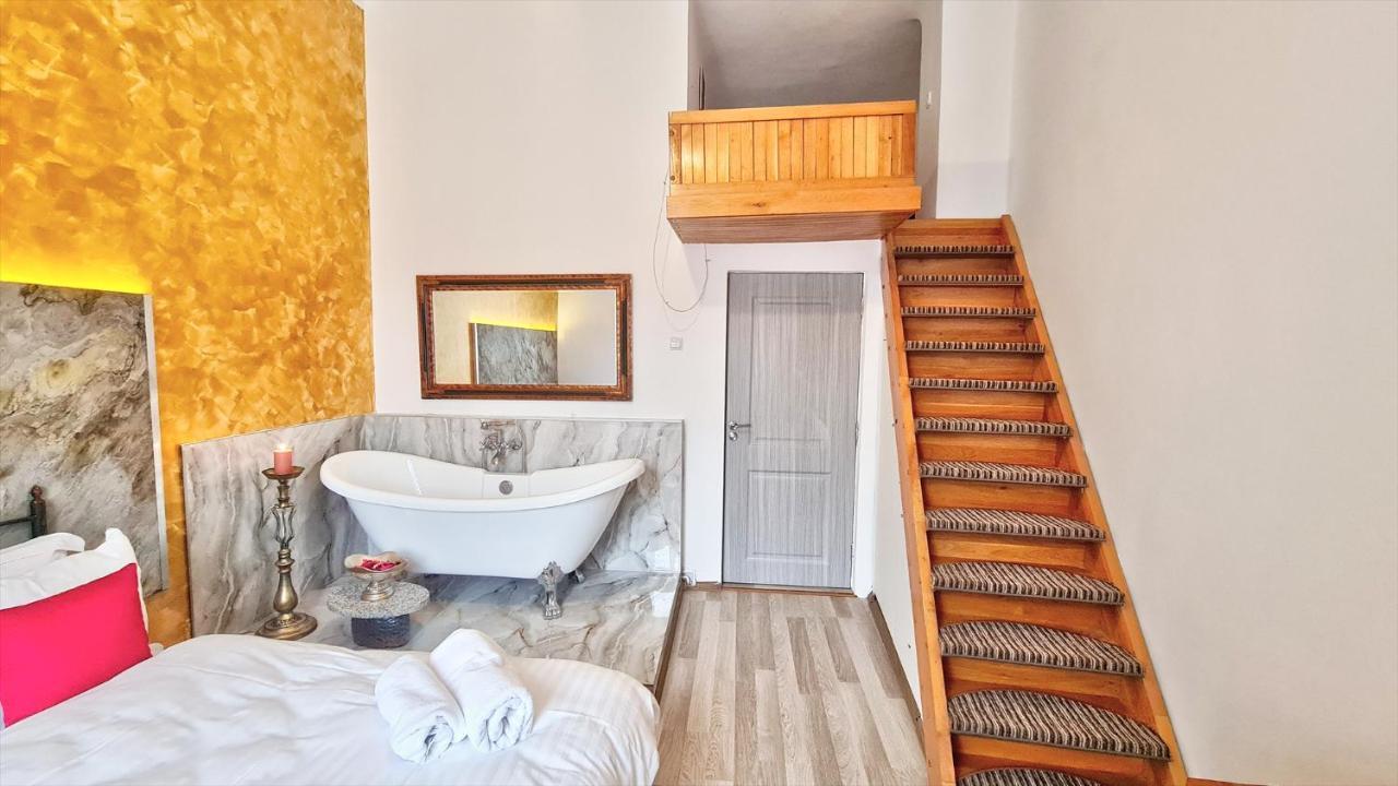 Royal Mansion In Unirii Square Apartment Клуж-Напока Екстериор снимка